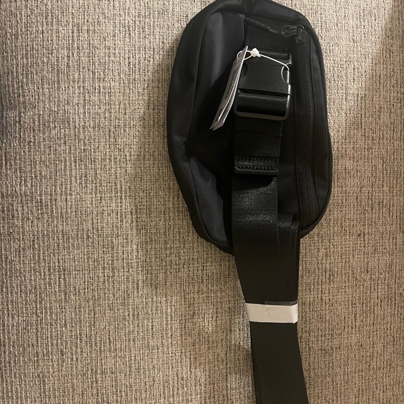 Lululemon everywhere belt bag - Picture 3 of 4